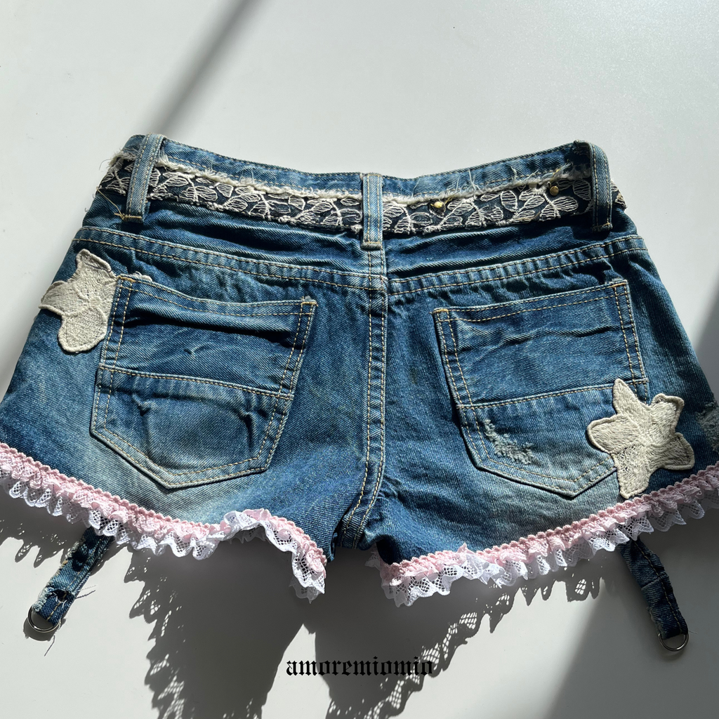 mini shorts vaqueros con encaje