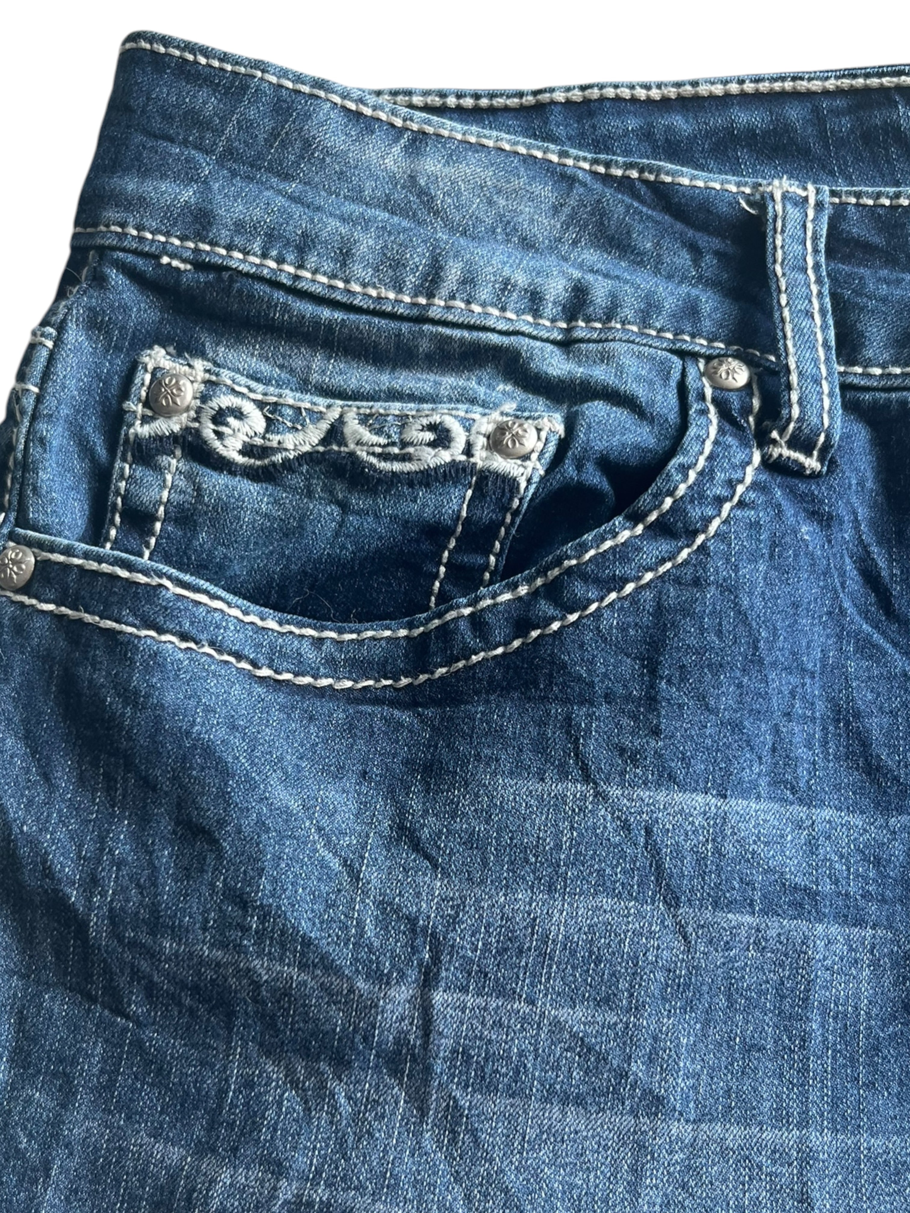 L Low-rise embroidered mini skirt