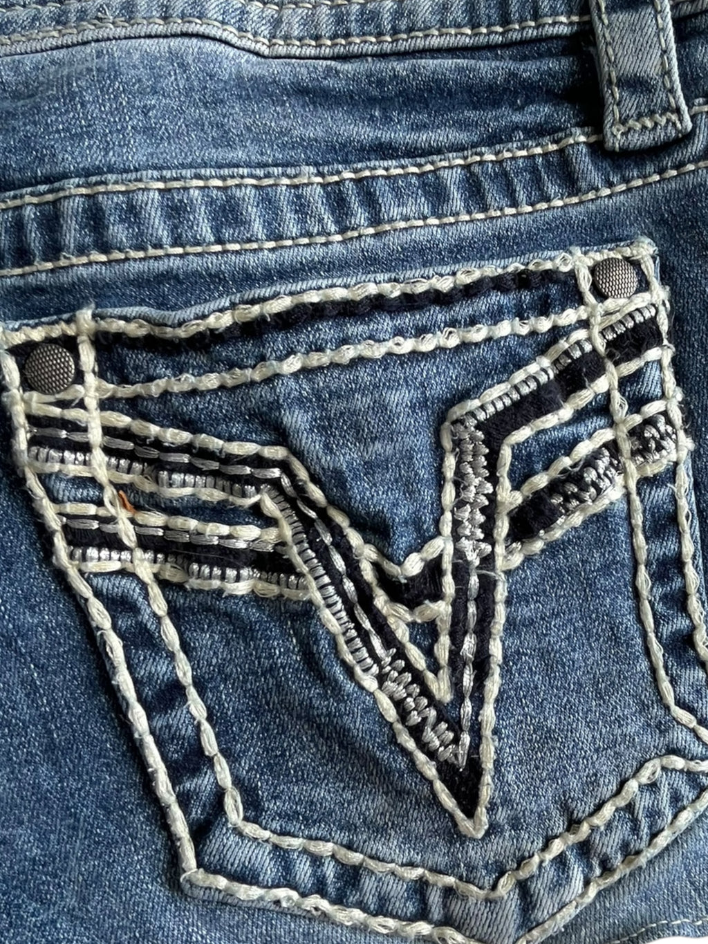 M-L Low-rise embroidered mini skirt