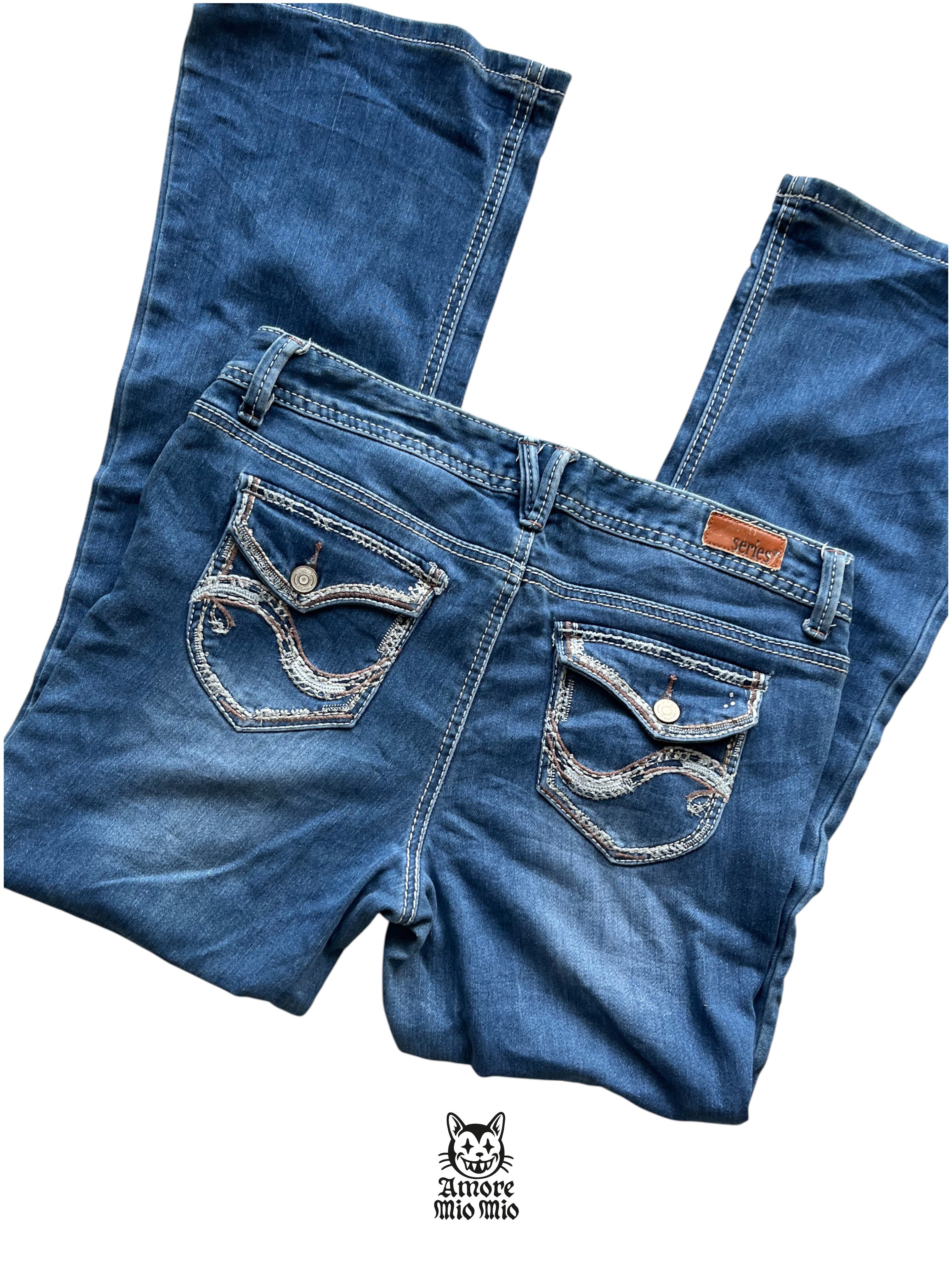 Vaqueros Y2K flare de tiro bajo con bolsillos bordados