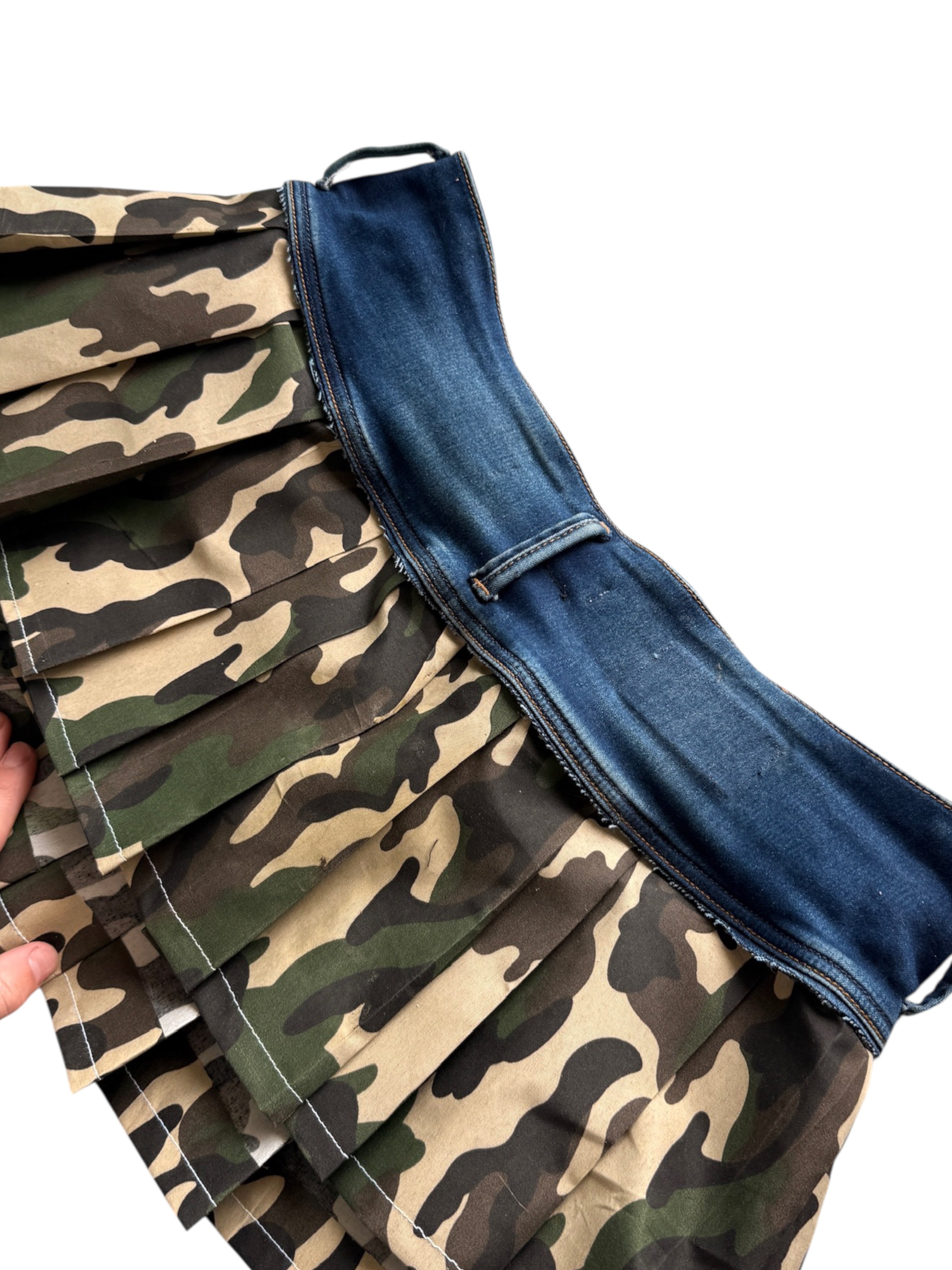 Militar low rise mini skirt