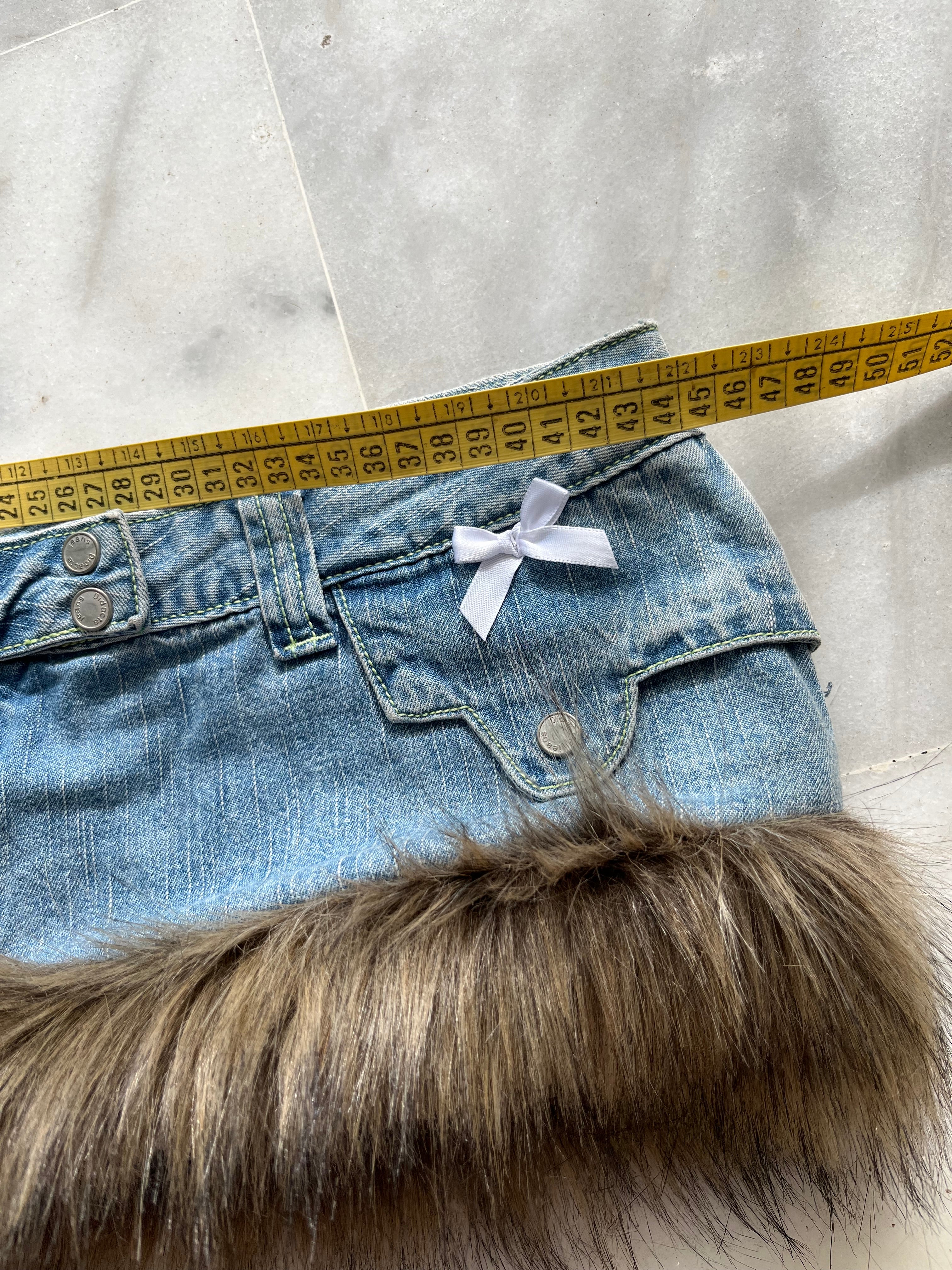 mini falda customizada con pelo sintetico