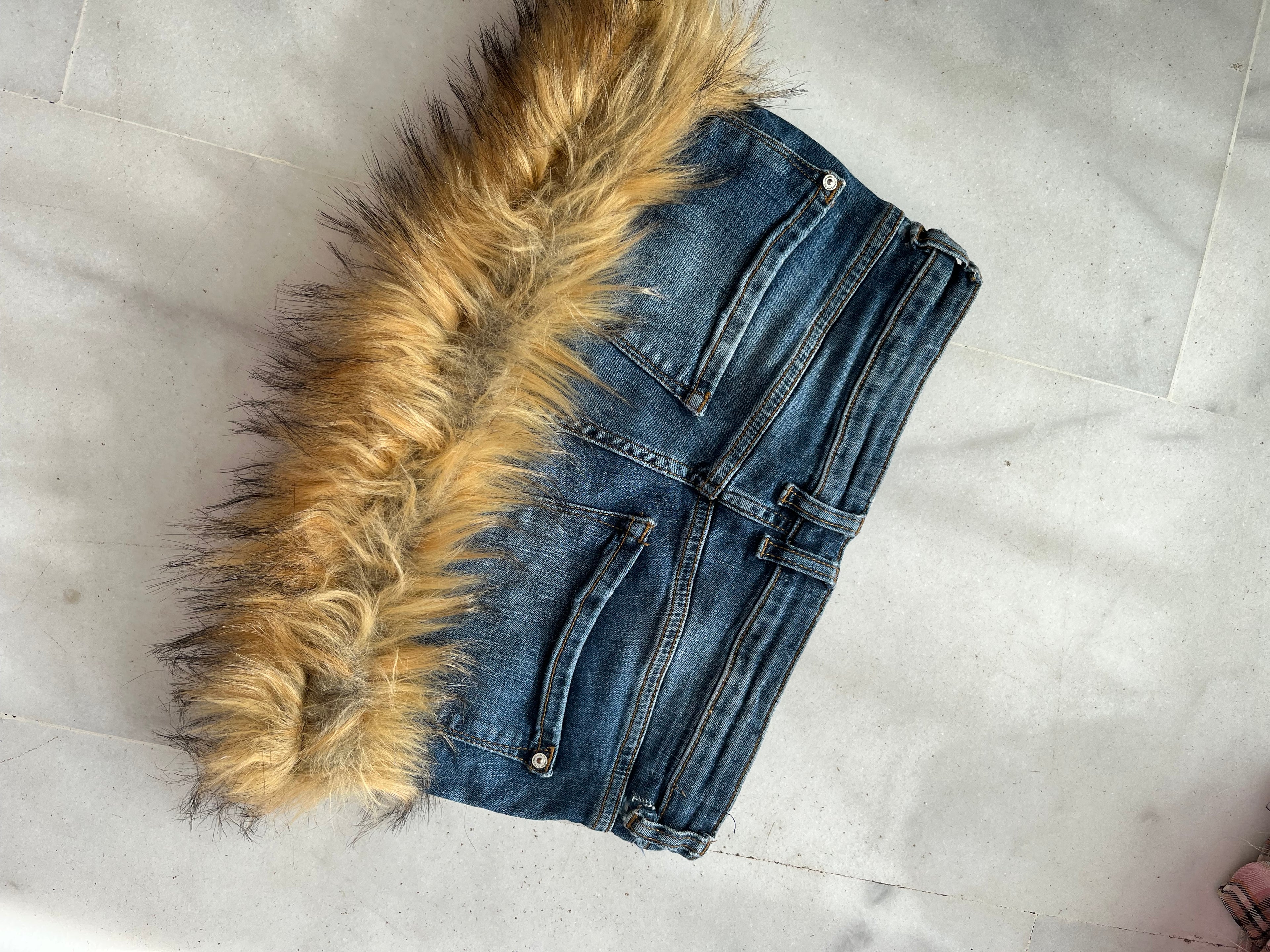 mini falda customizada con pelo