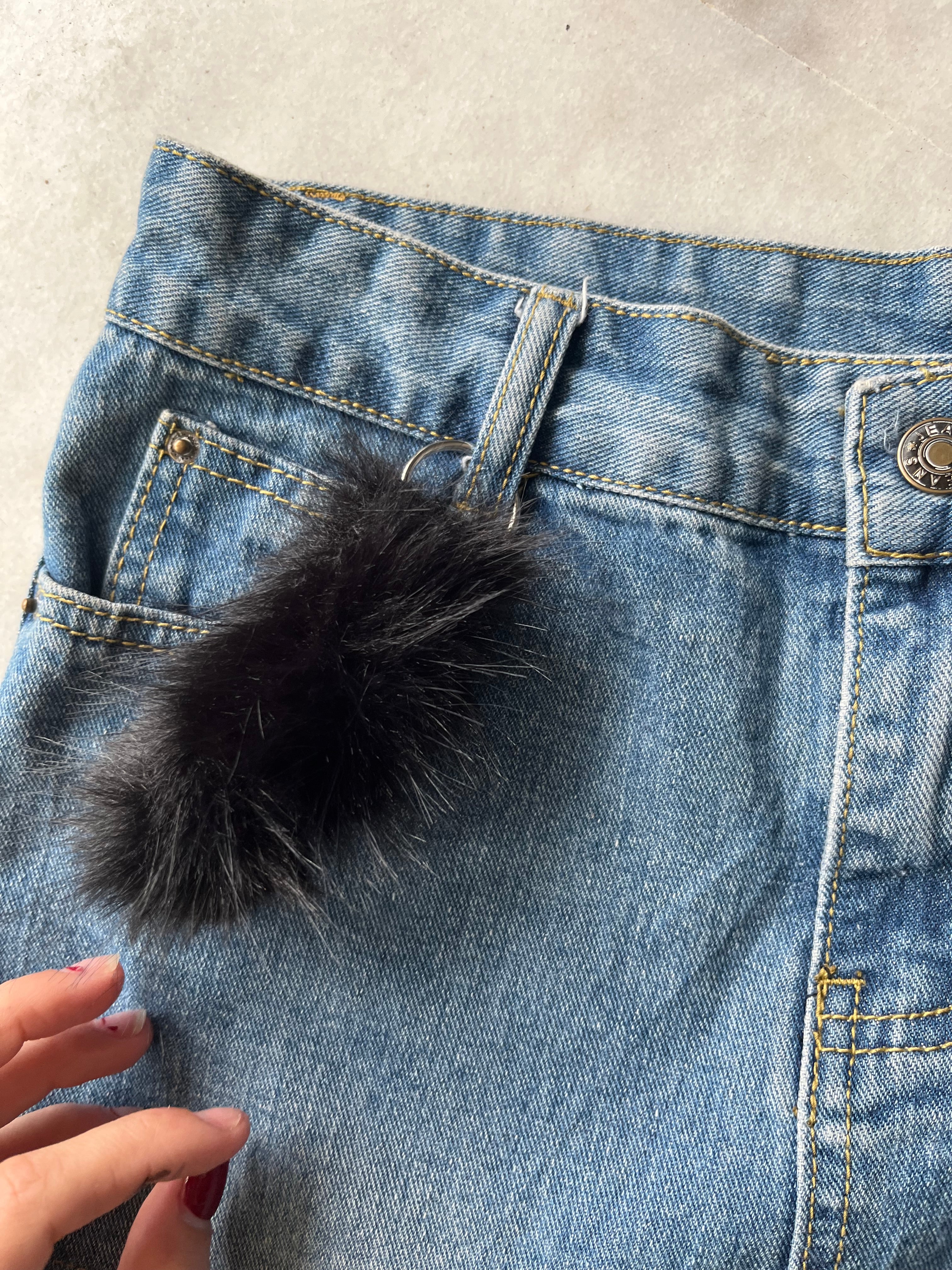 mini falda vaquera con estampados de lunares