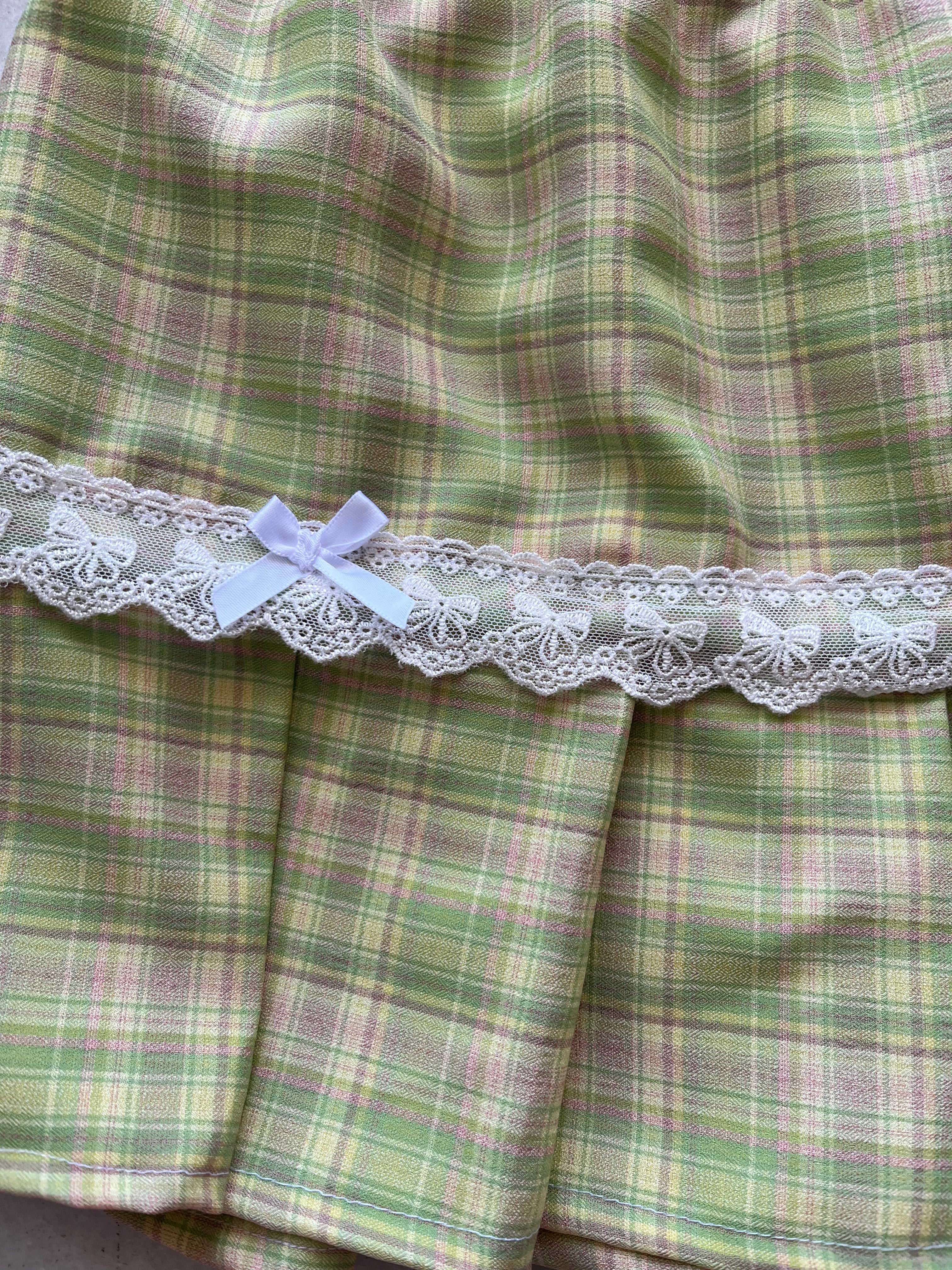 mini falda de estampados cuadros verdes con encaje