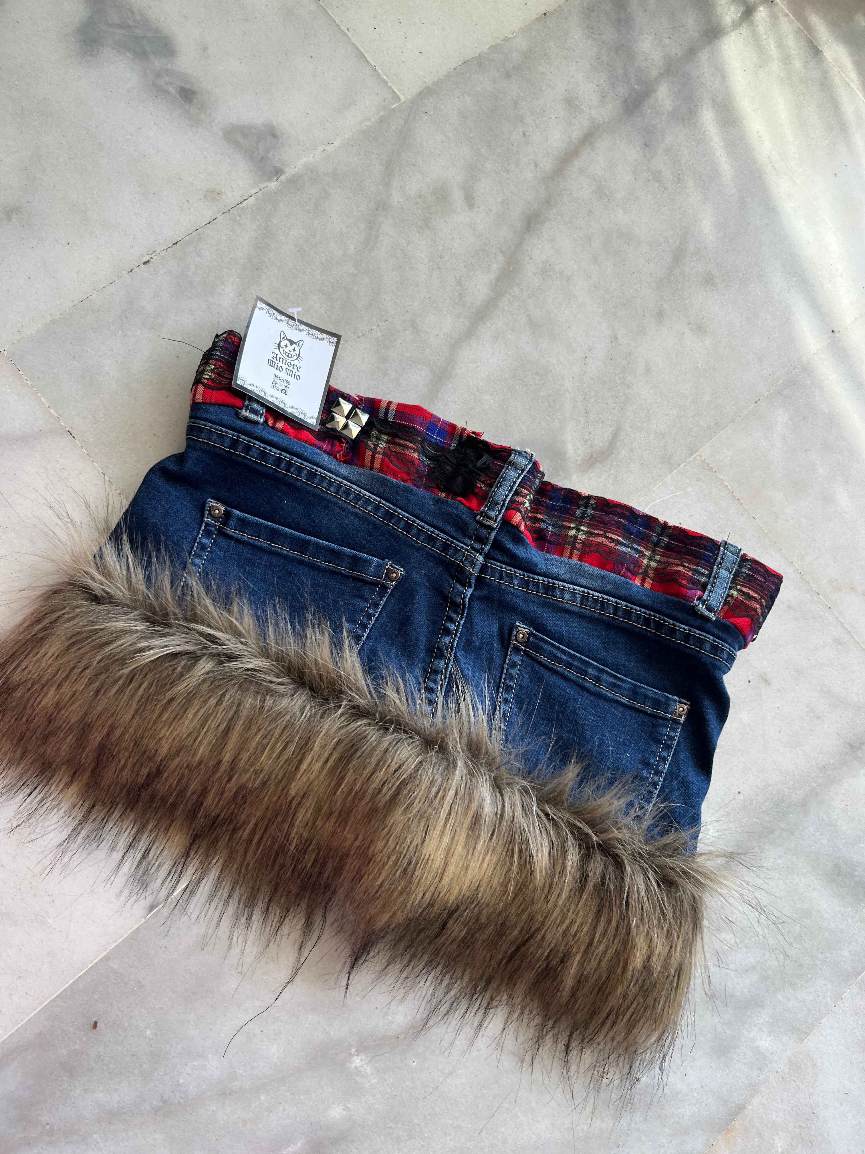 mini falda vaquera con pelo