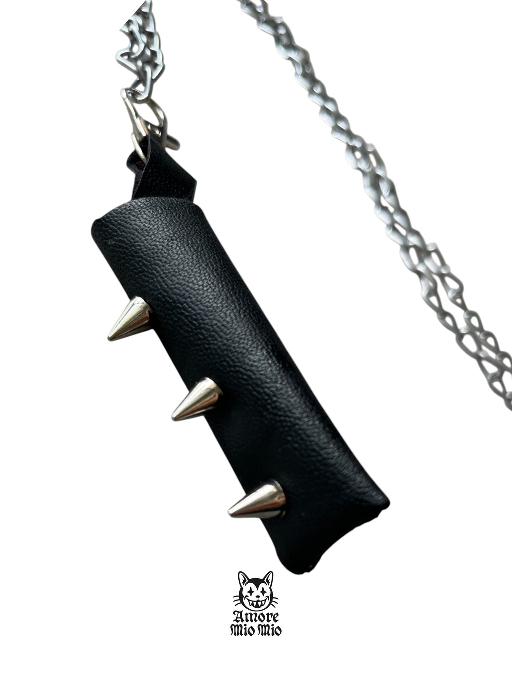 funda mechero de piel sintetica y pinchos