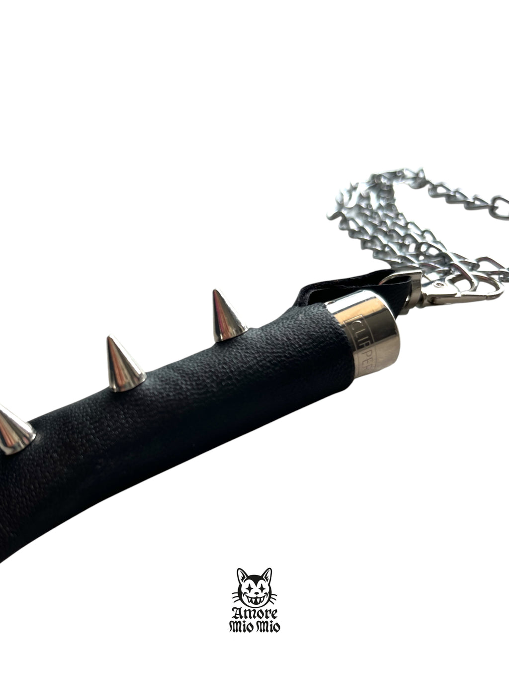 funda mechero de piel sintetica y pinchos