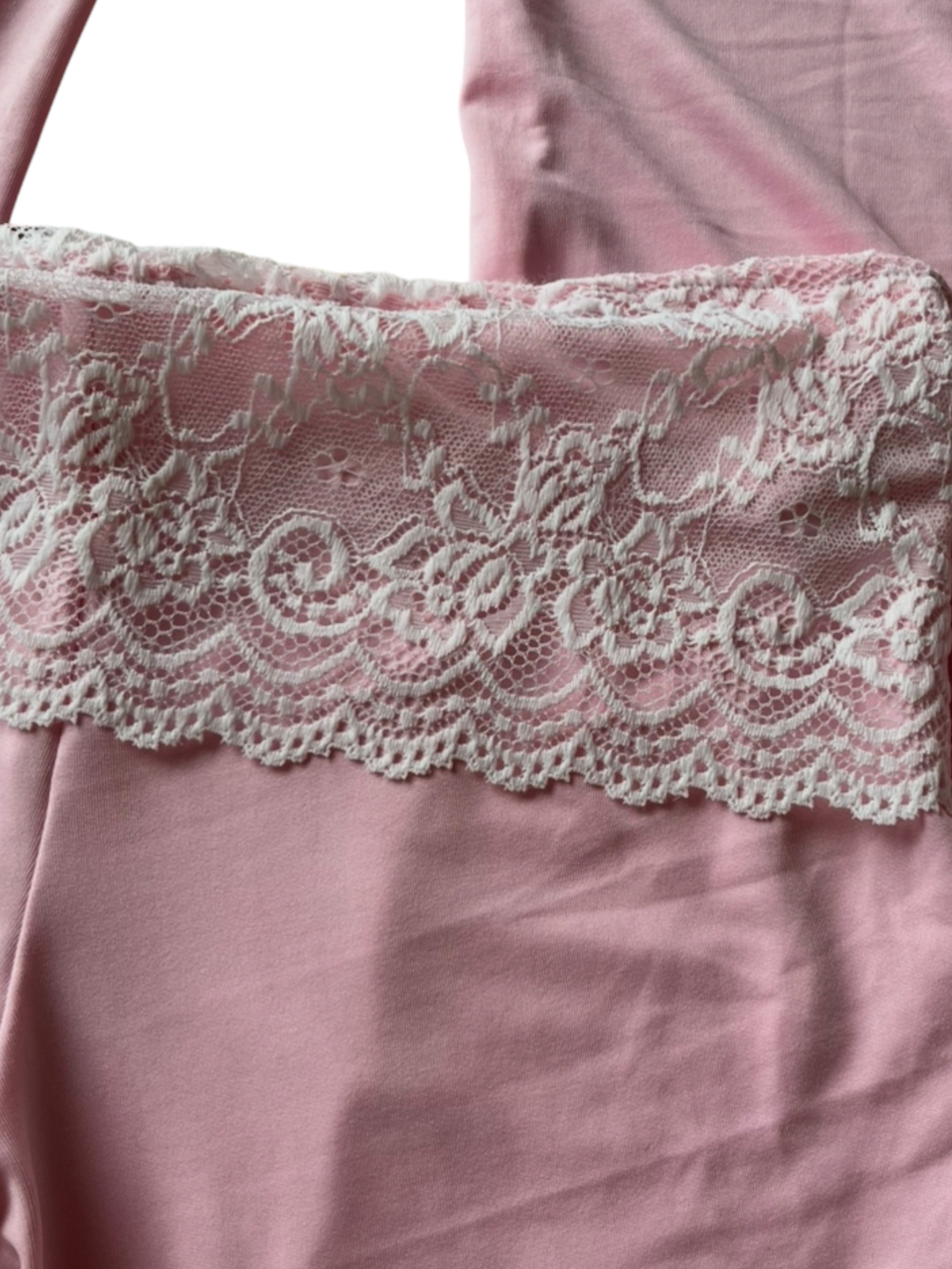 leggins rosa de tiro bajo con  encaje