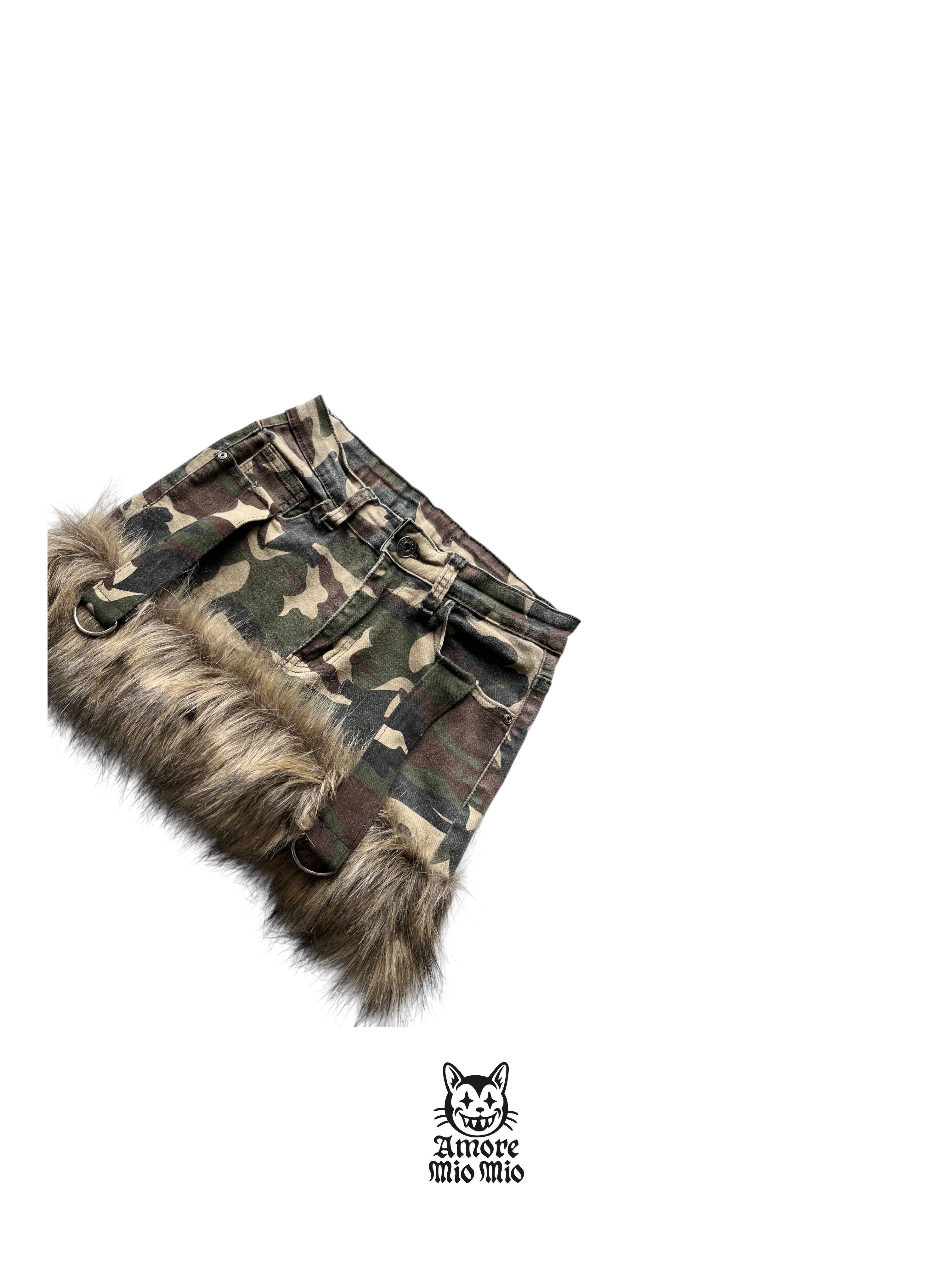 mini falda militar con pelo sintetico