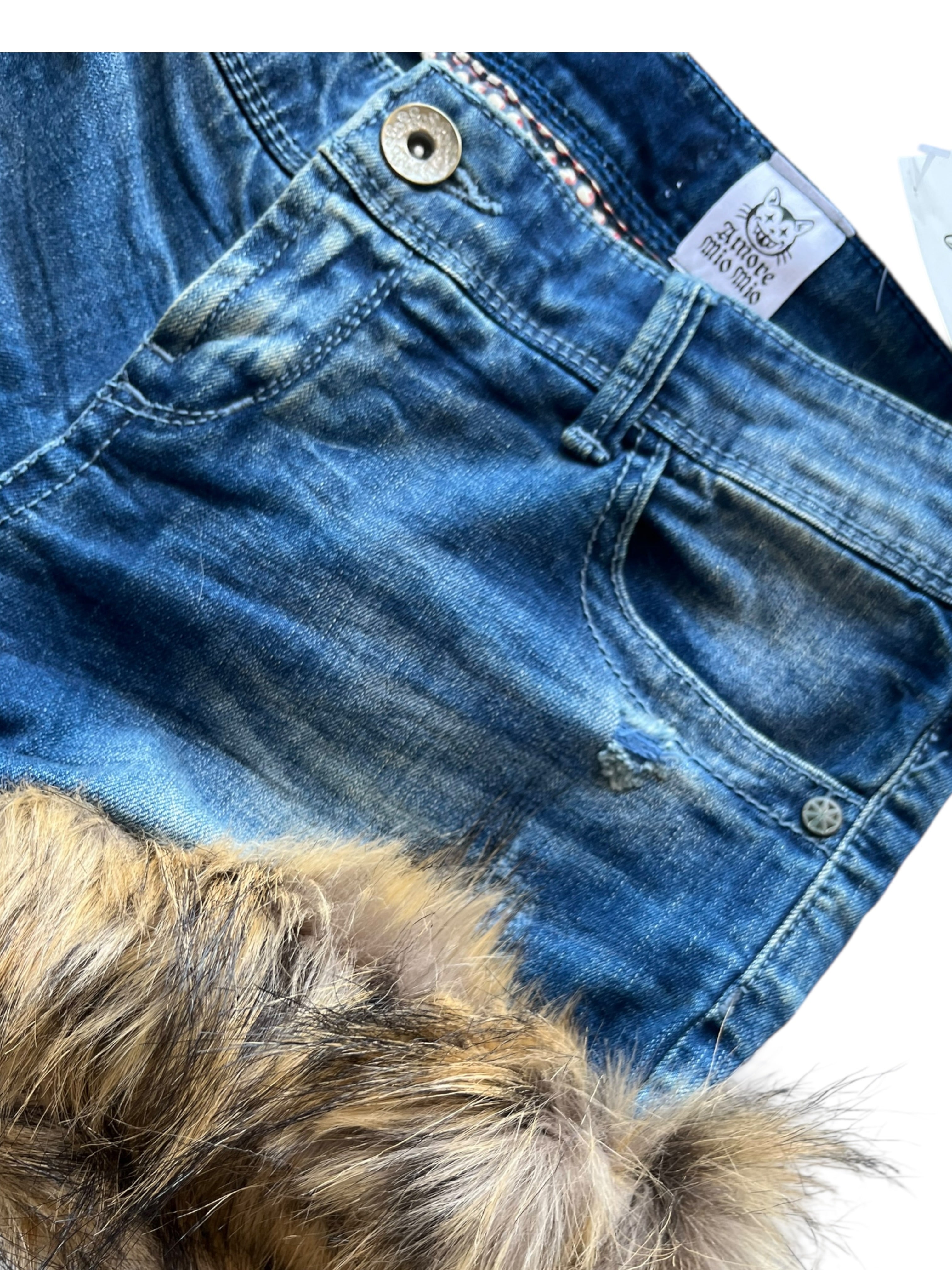 low-rise hot pants with fur