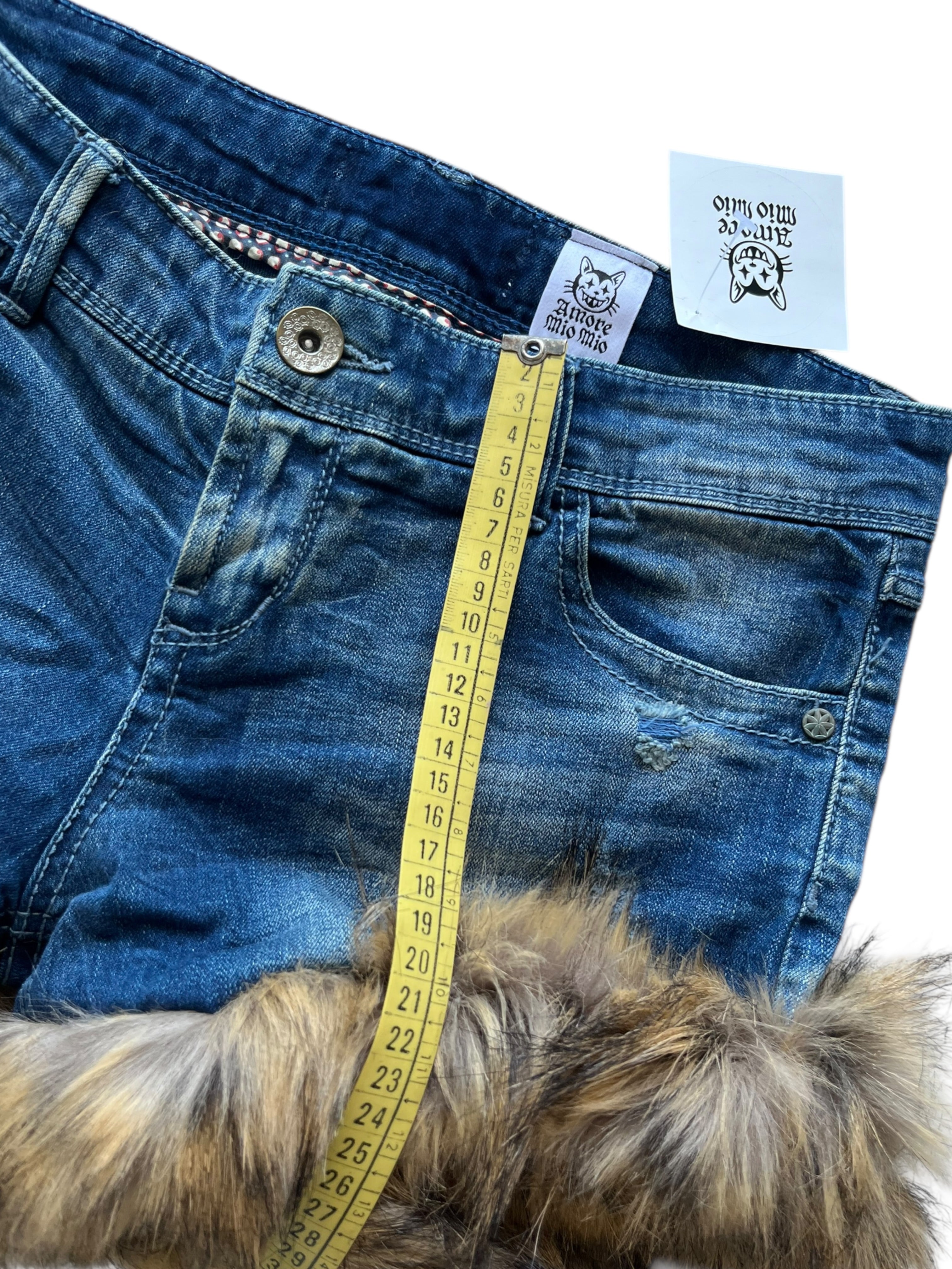 low-rise hot pants with fur
