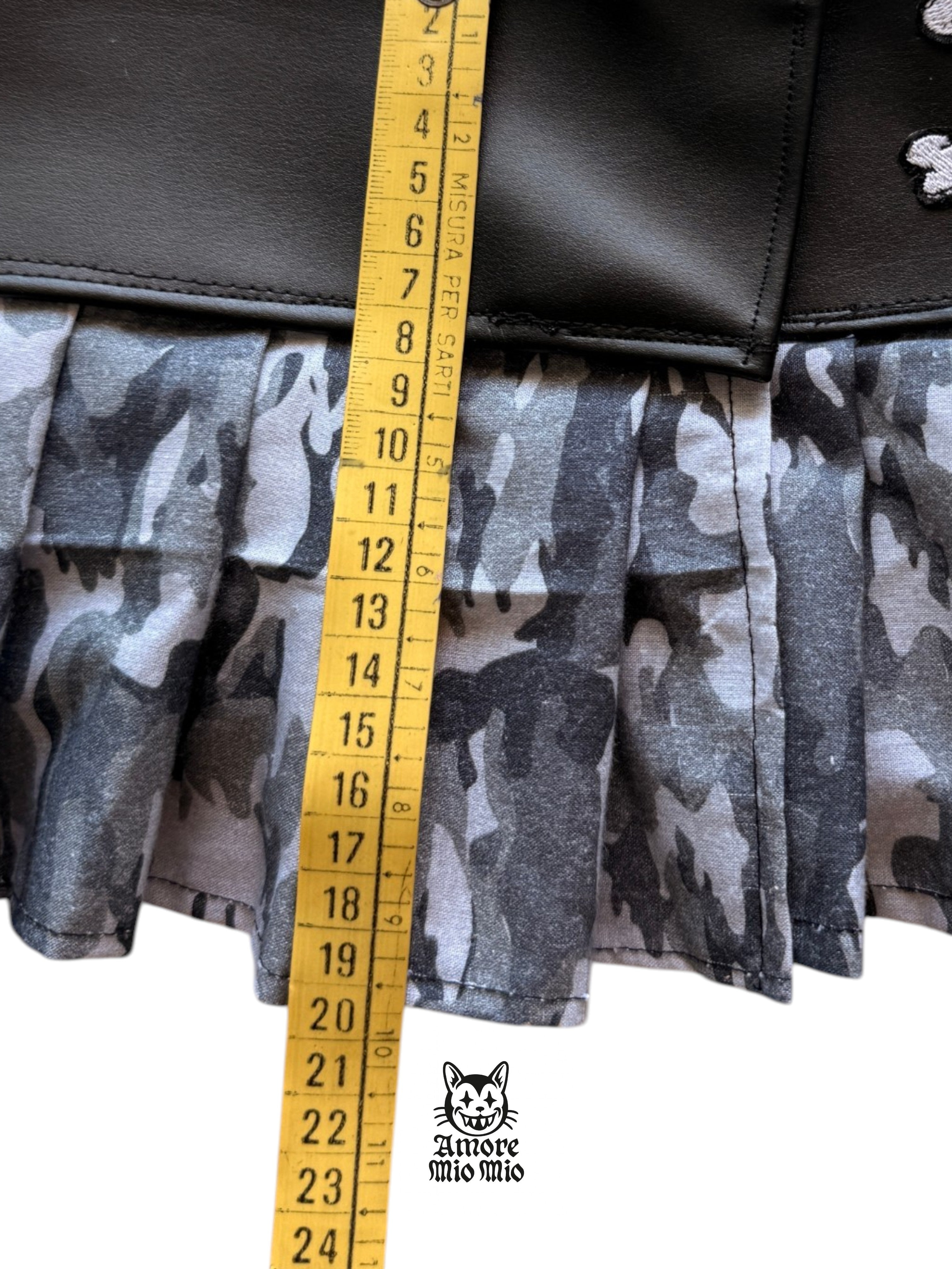 L Mini falda militar calavera