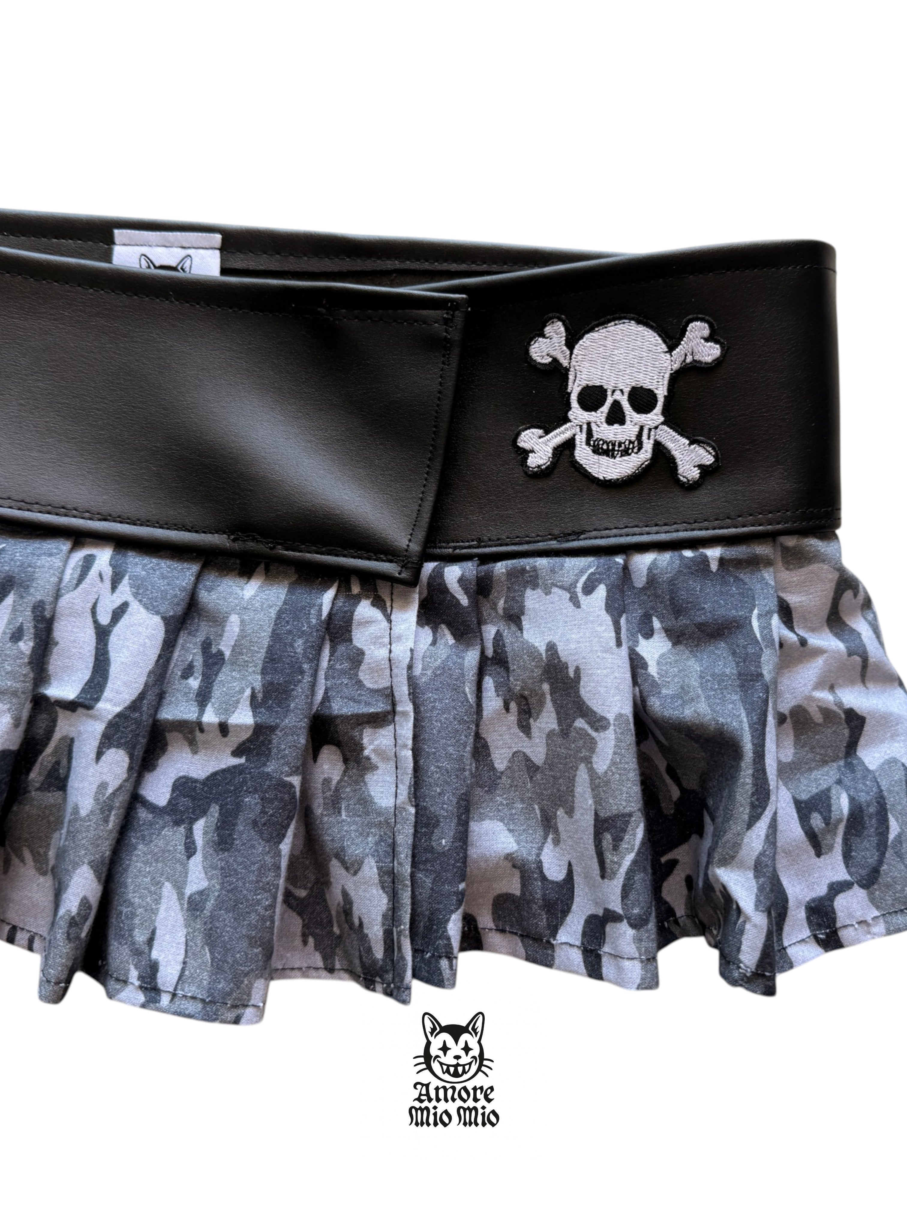L Mini falda militar calavera