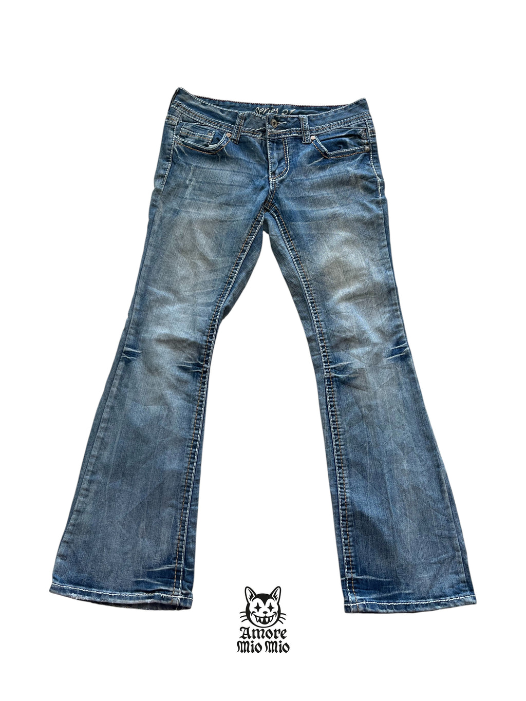 vaqueros tiro bajo con bordados