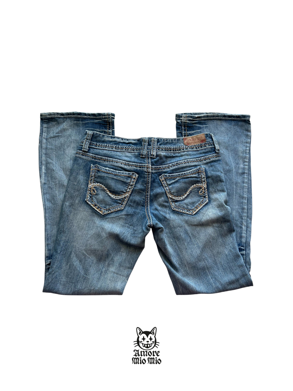 vaqueros tiro bajo con bordados