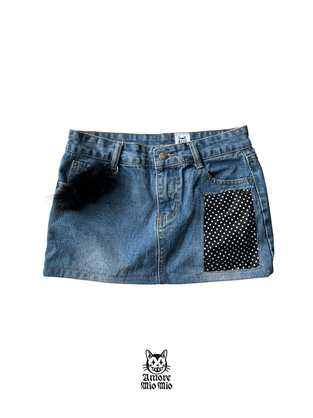 mini falda vaquera con estampados de lunares