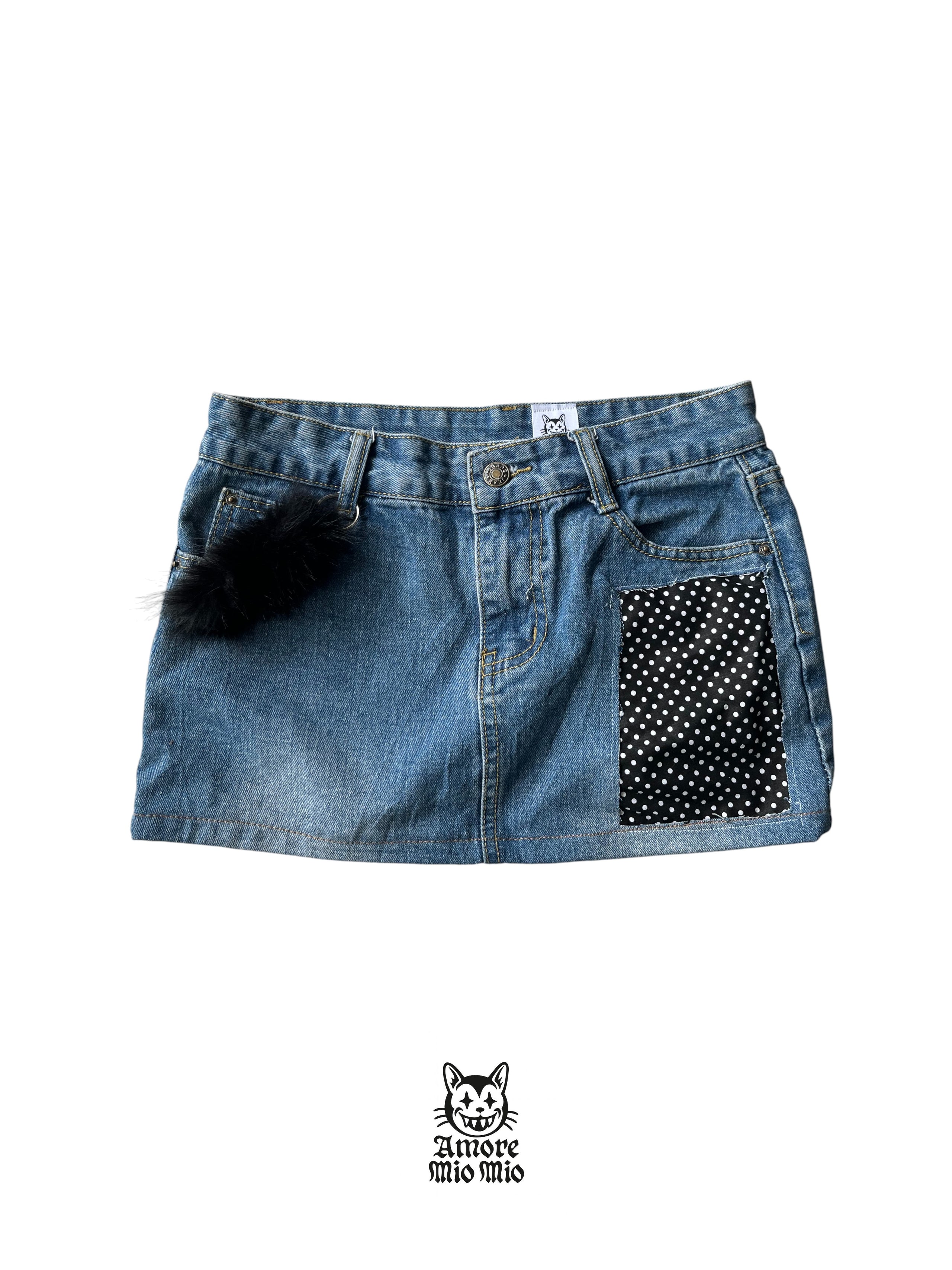 mini falda vaquera con estampados de lunares