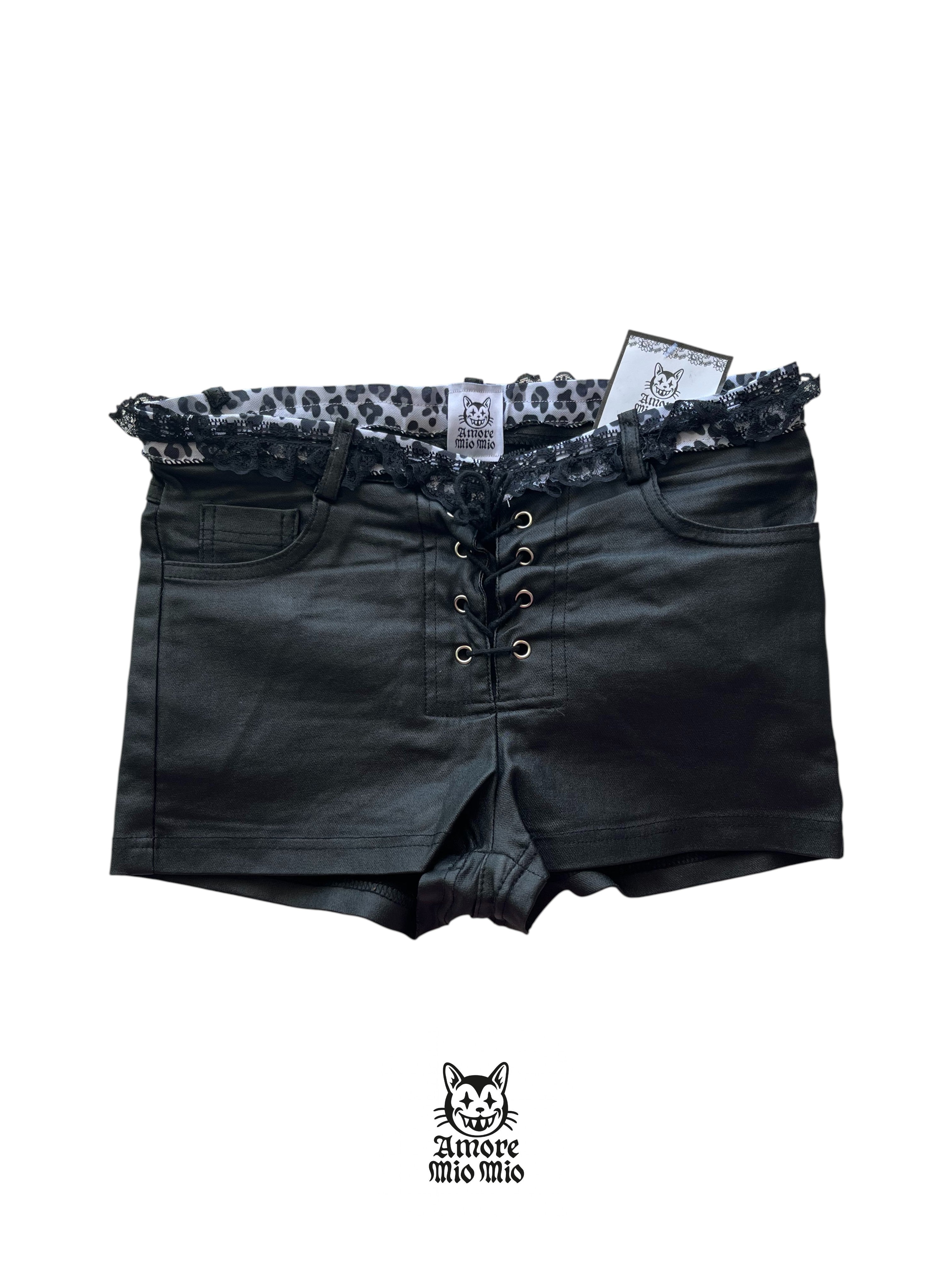 Mini Shorts Negros Y2K con Cordones y Encaje