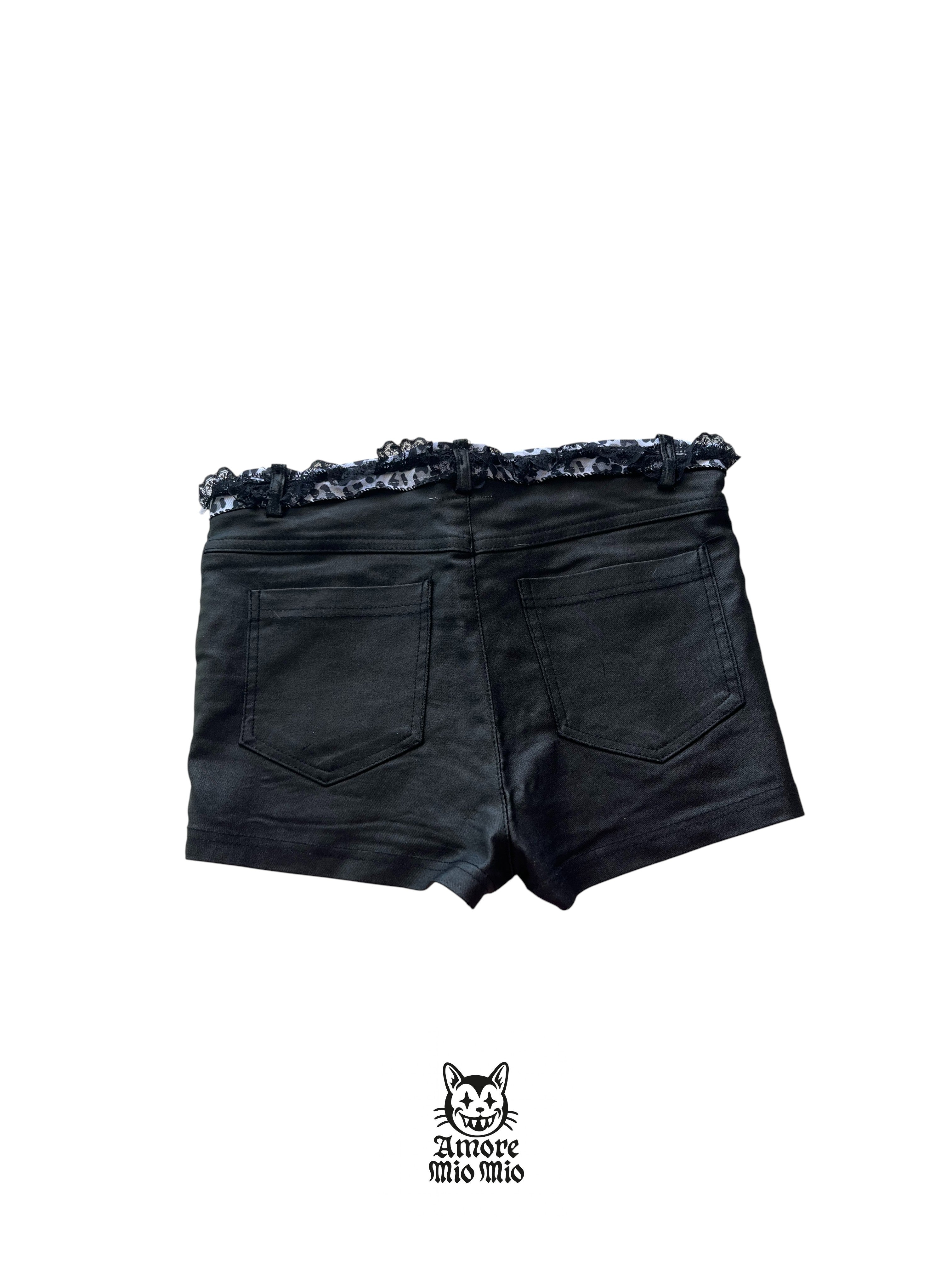 Mini Shorts Negros Y2K con Cordones y Encaje